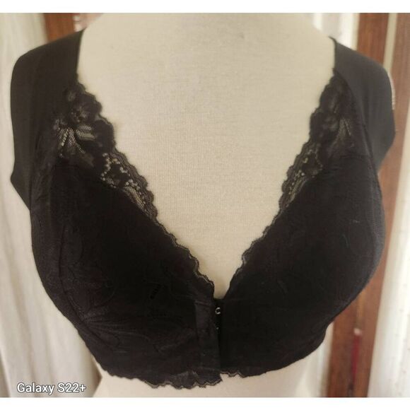 Black lace front hook bralette - Picture 7 of 9